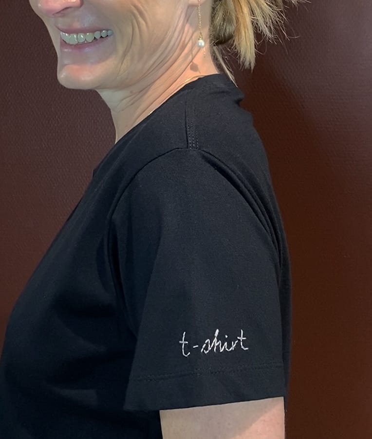 t-shirt Black - Sort t-shirt med håndbroderi - Couture de Luxe