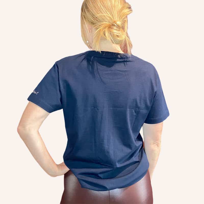 t-shirt Blue - Blå t-shirt med håndbroderi - Couture de Luxe