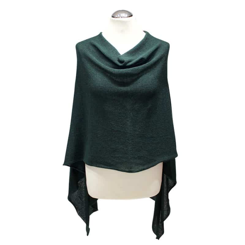 TØRKLÆDE CAPE Dark Green - UDSOLGT Luksus cashmere tørklæde/cape som kan bruges på mange forskellige måder. - Couture de Luxe