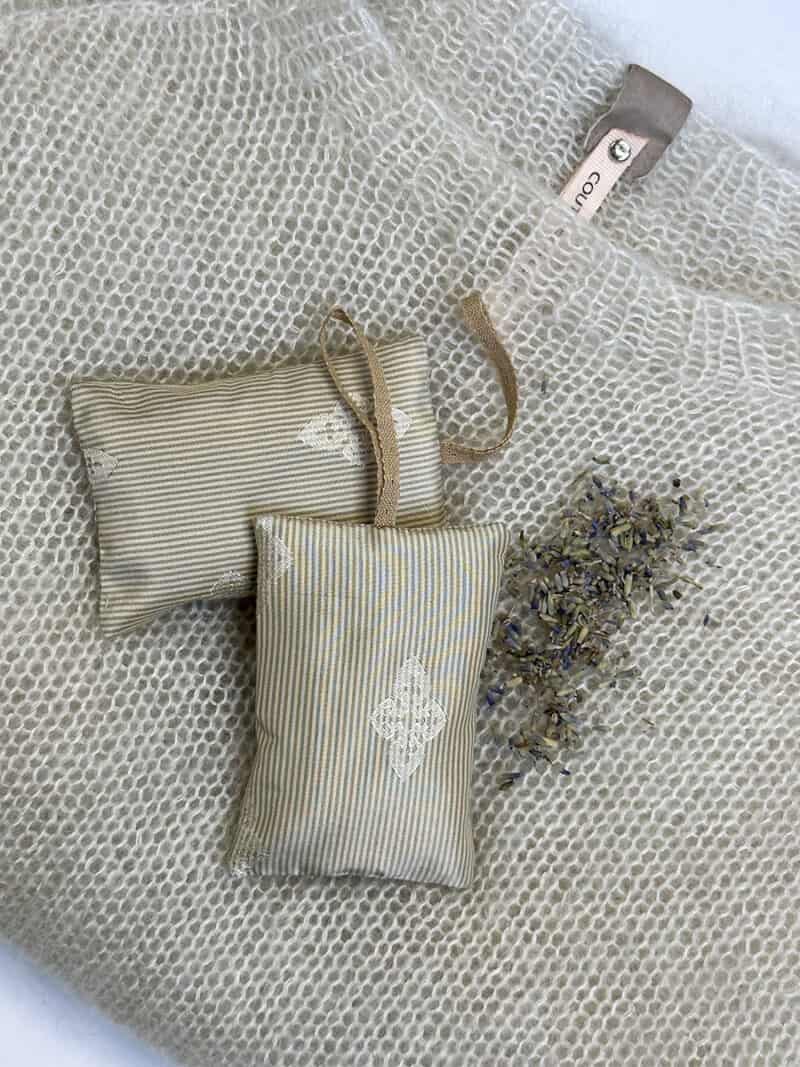 DUFTPOSE VINTAGE Stribet Lavendel - Duftpose i vintage silke og lavendel - Couture de Luxe