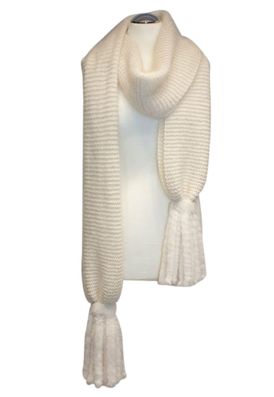 strikket tørklæde med mink detalje creme